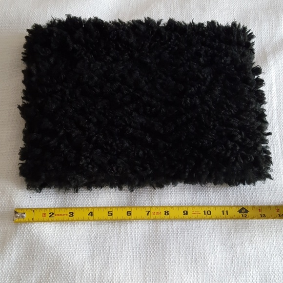 Black single loop infinity scarf - Picture 4 of 5